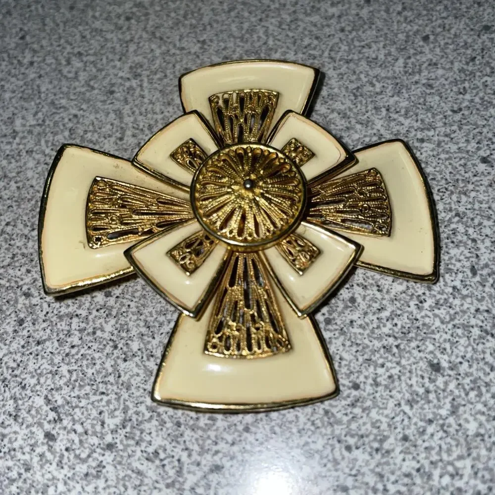 Vendome Large Maltese Cross Brooch Ivory Enamel Gold Tone Pin Estate Jewelry